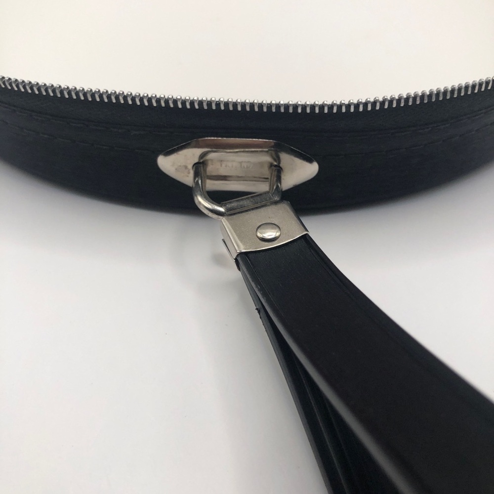 Sleek Vintage Round Zippered Cosmetic Travel Case - Picture 10 of 16